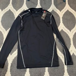 Black long sleeve underarmour